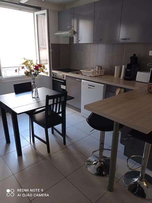 Appartement Au Coeur Du Village Sanary-sur-Mer Exterior photo